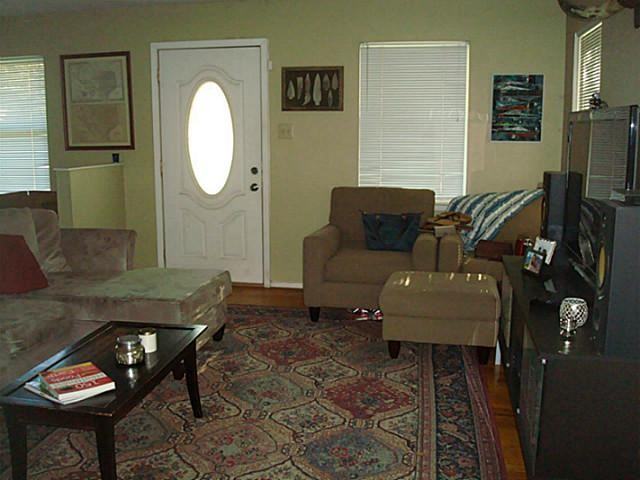 1017 W Tucker Blvd - Photo 2 of 10
