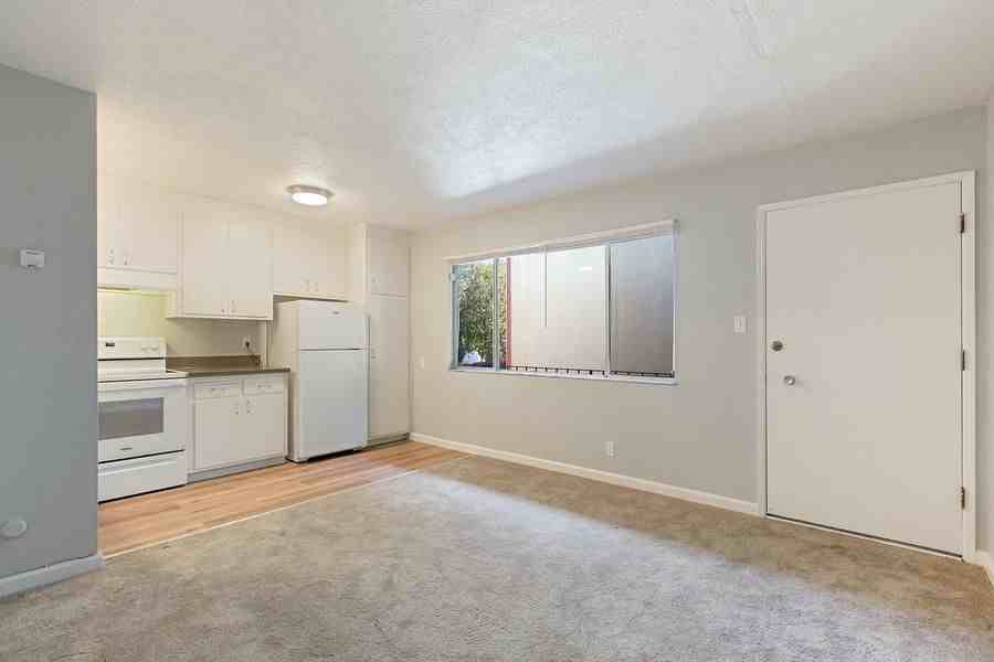 2252 Key Blvd - Photo 3 of 18