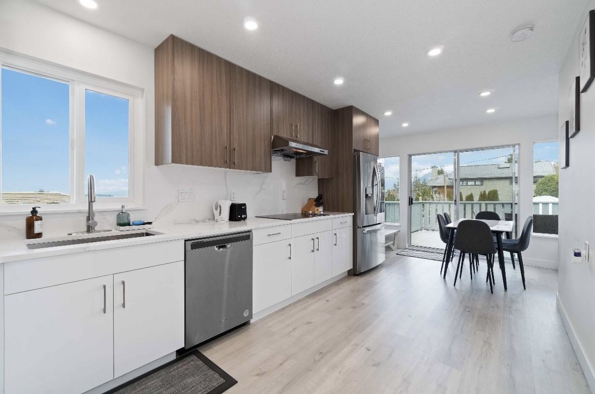 4831 Cambridge St - Photo 3 of 19