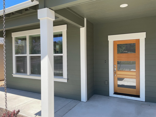 1066 E Black Butte Ave - Photo 2 of 12