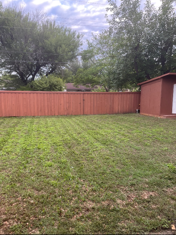 865 Lexington Dr - Photo 2 of 13