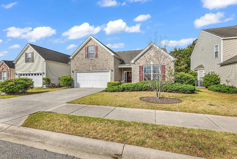 4749 Farm Lake Dr - Photo 2 of 39