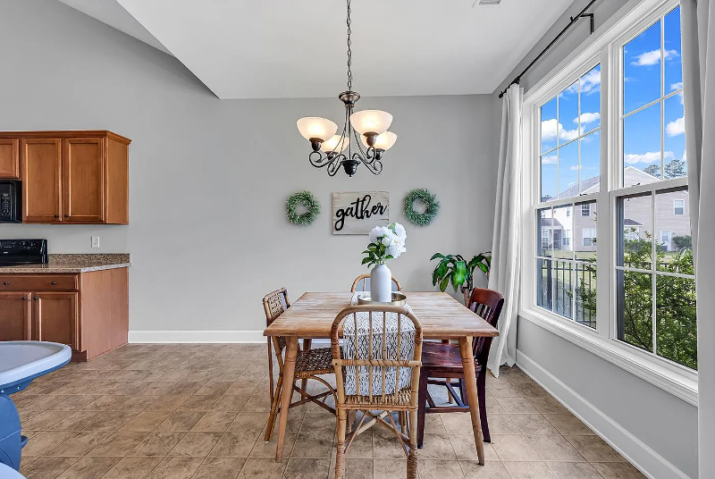 4749 Farm Lake Dr - Photo 6 of 39