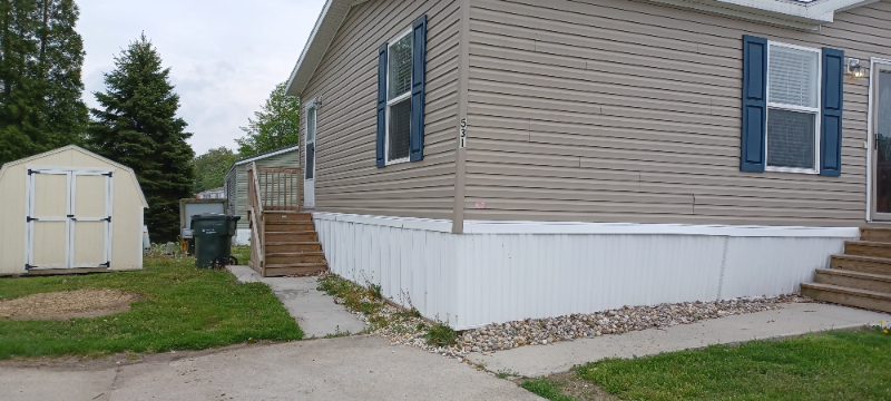 531 Railside Dr - Photo 2 of 16