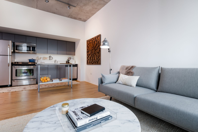 1378 N Wolcott Ave - Photo 3 of 3