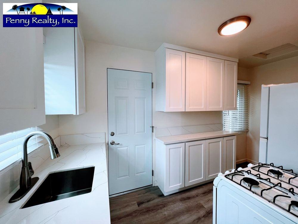1948 San Diego Ave - Photo 3 of 9