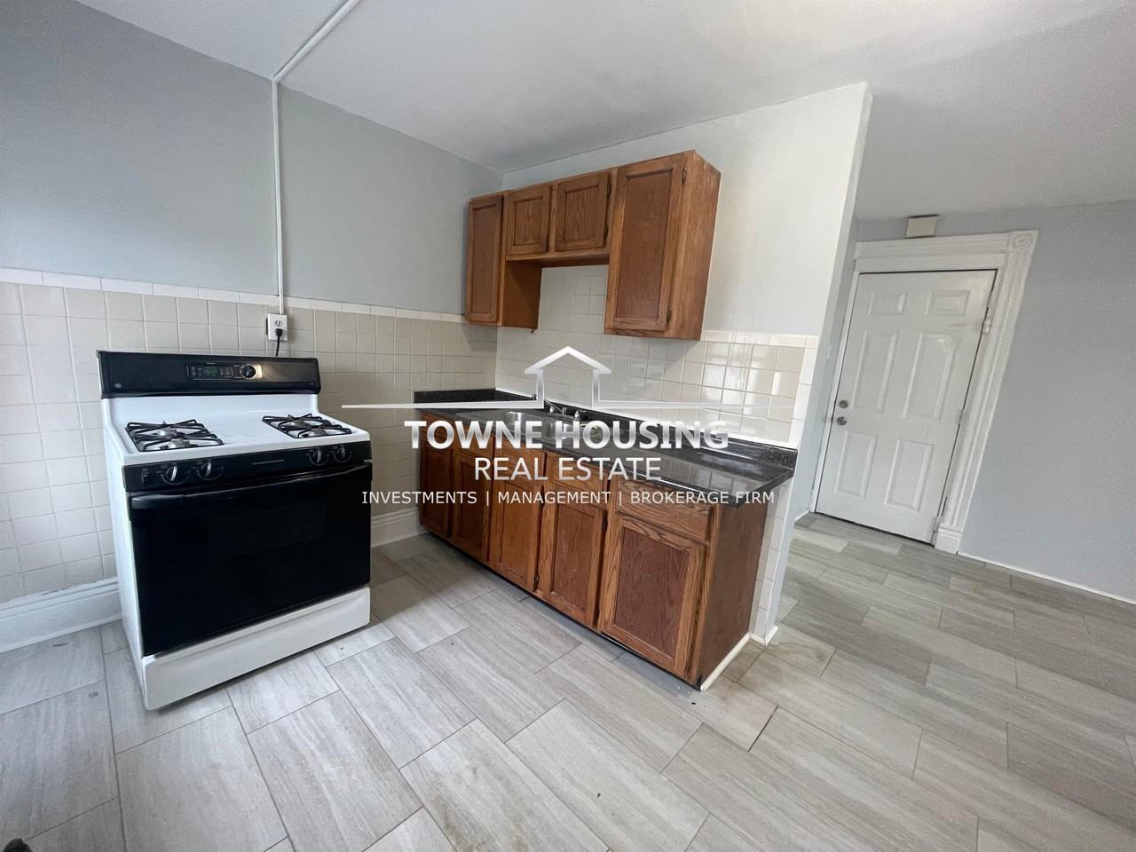 238 Amherst St Uppr Front - Photo 3 of 13