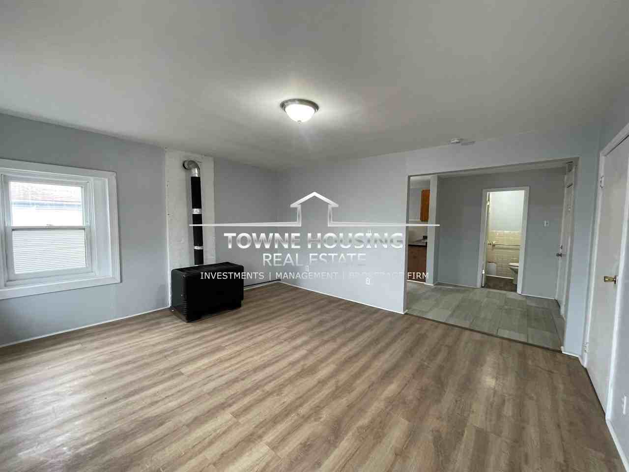 238 Amherst St Uppr Front - Photo 5 of 13