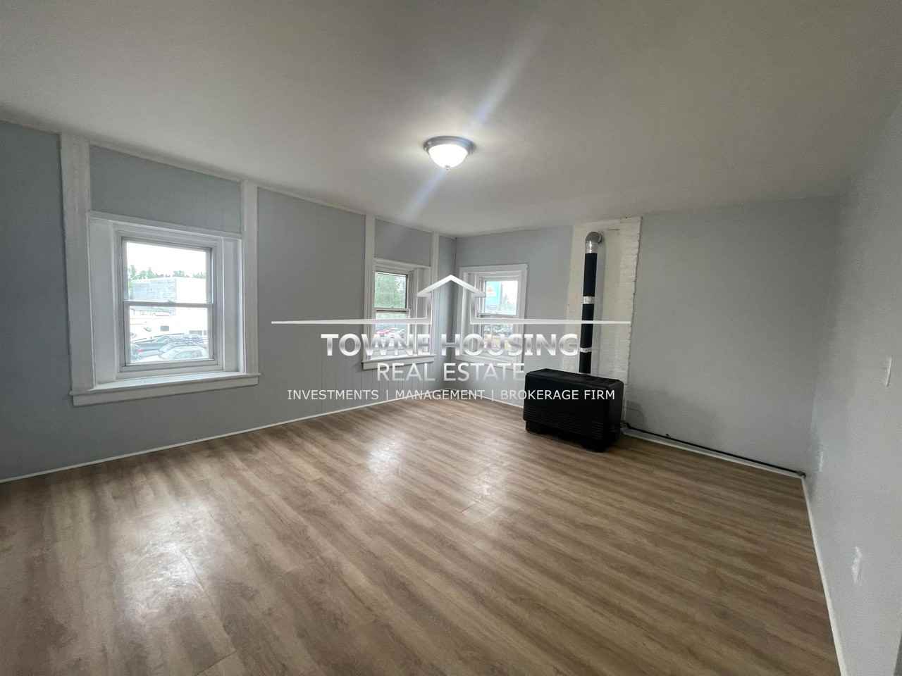 238 Amherst St Uppr Front - Photo 6 of 13