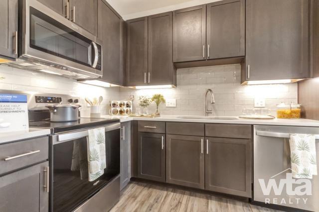 4424 Jackson Ave - Photo 3 of 39