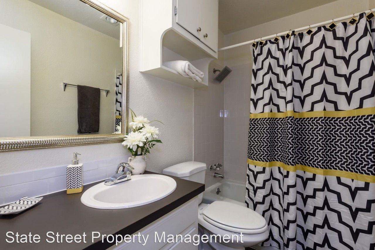 Kinney 4-plex - Photo 2 of 9