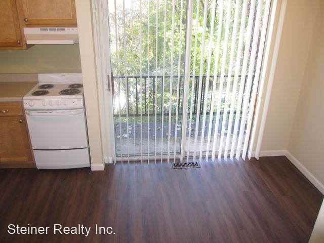 7816 Lloyd Ave - Photo 3 of 10