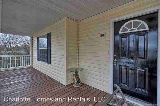 507 W Norment Ave - Photo 3 of 15