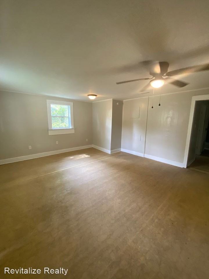 2708 Edgewood St - Photo 3 of 12
