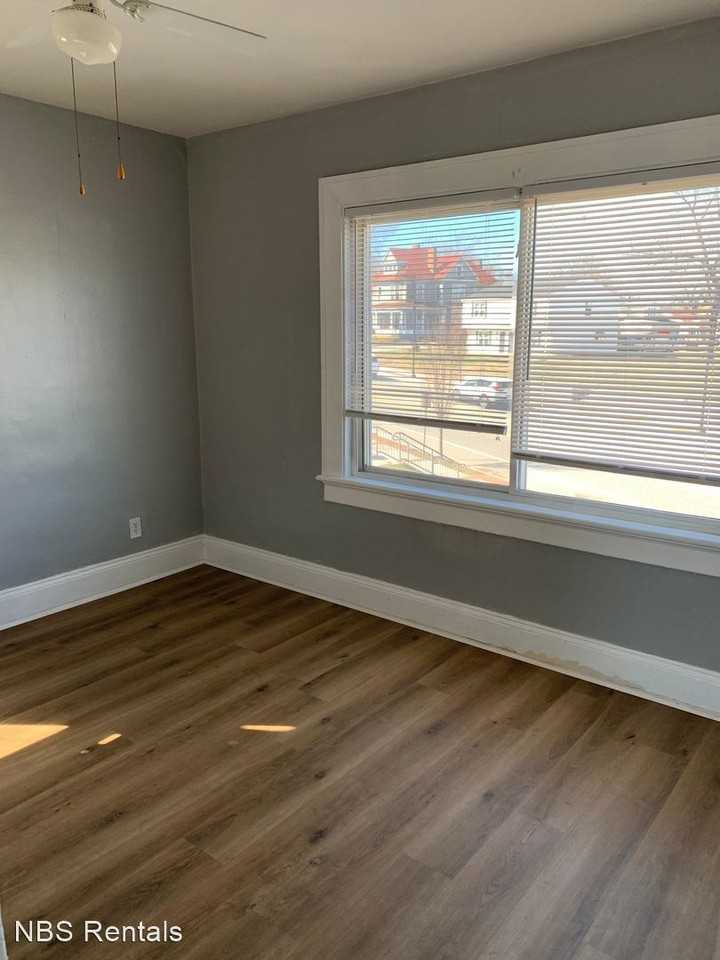 1900 Park Ave - Photo 2 of 9