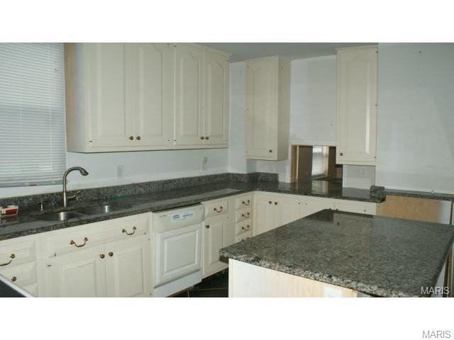 3120 Ashby Rd - Photo 3 of 20