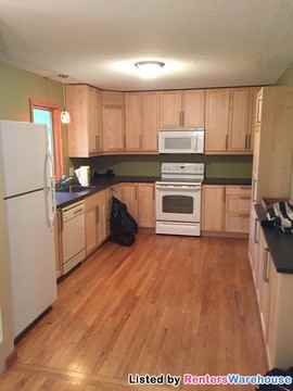 27020 Flintwood Cir - Photo 3 of 7