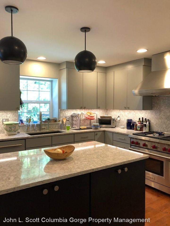 425 Sherman Ct - Photo 3 of 13