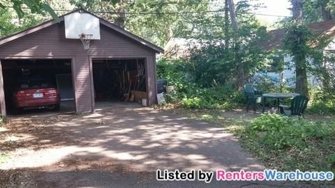 1909 Franklin Ave SE - Photo 2 of 13