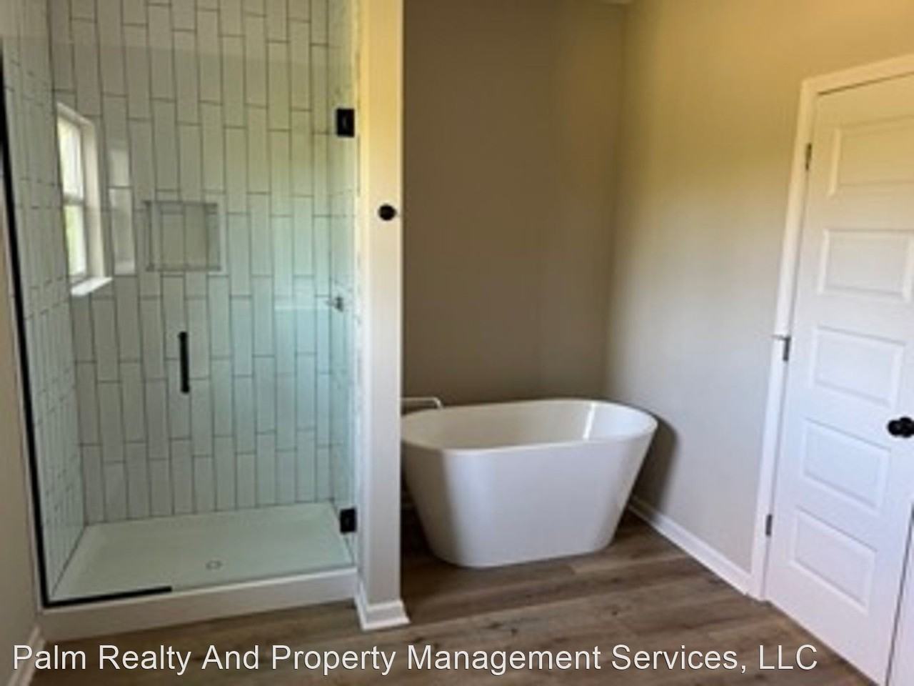 6407 Wildwood Ct - Photo 3 of 11