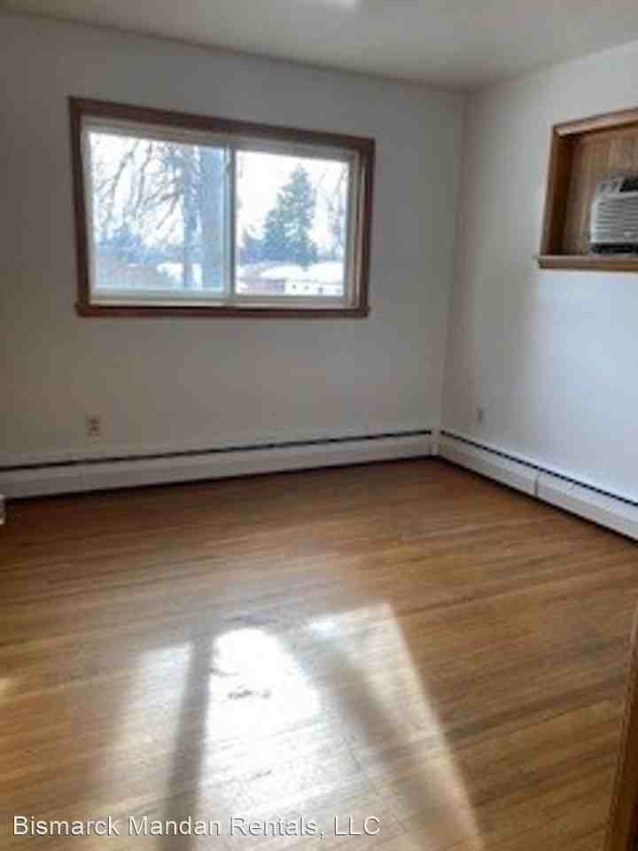 1515 Harmon Ave - Photo 3 of 11