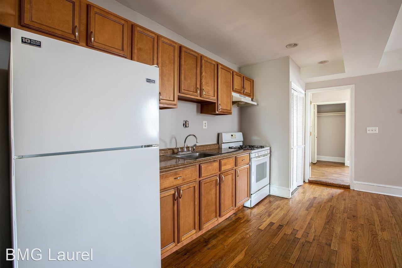 1320 T St SE - Photo 3 of 15