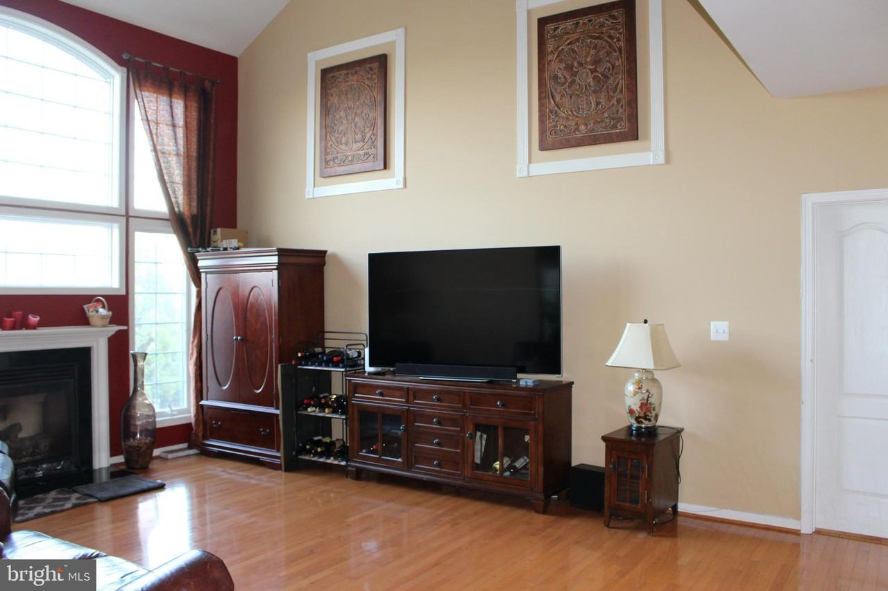 20164 Boxwood Pl - Photo 2 of 12