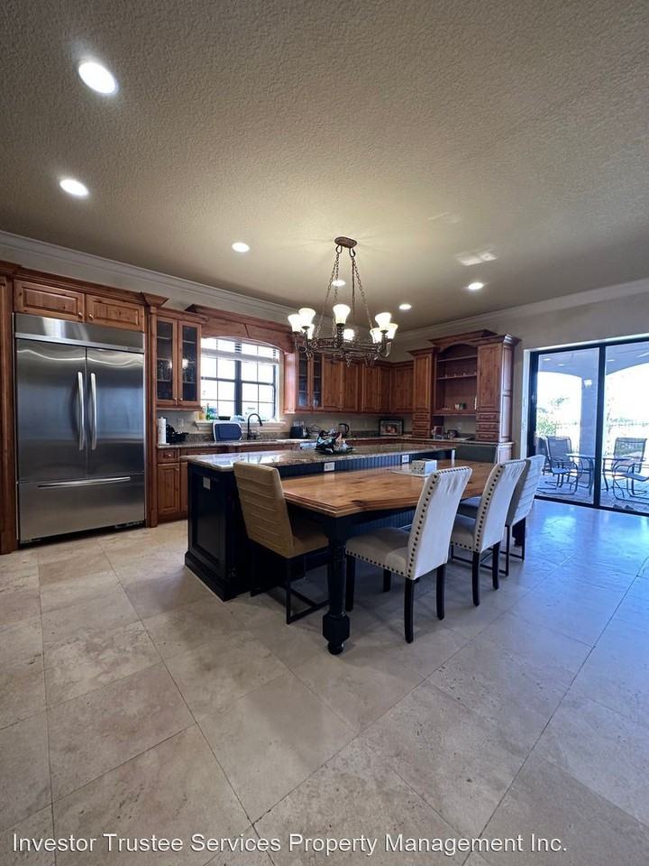 7811 Palmilla Ct - Photo 3 of 18