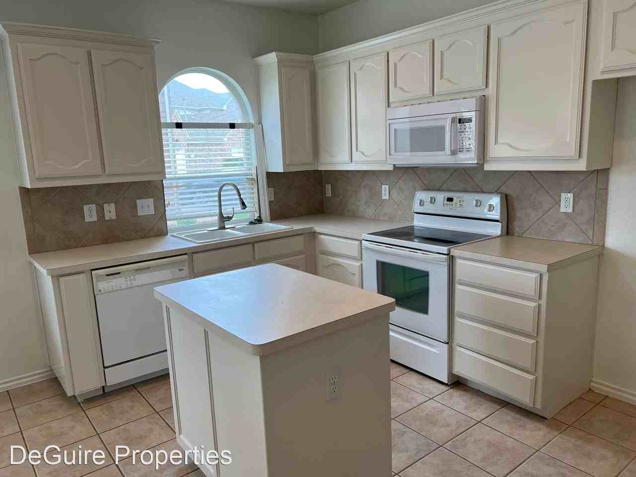 12532 Clarksburg Trl - Photo 2 of 20