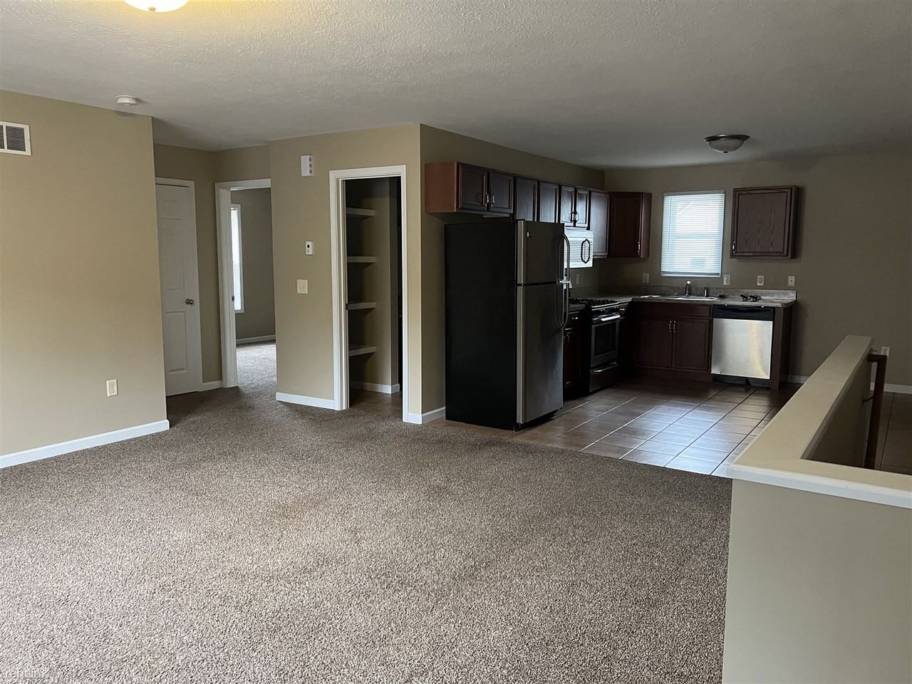 1308 Division St - Photo 2 of 8