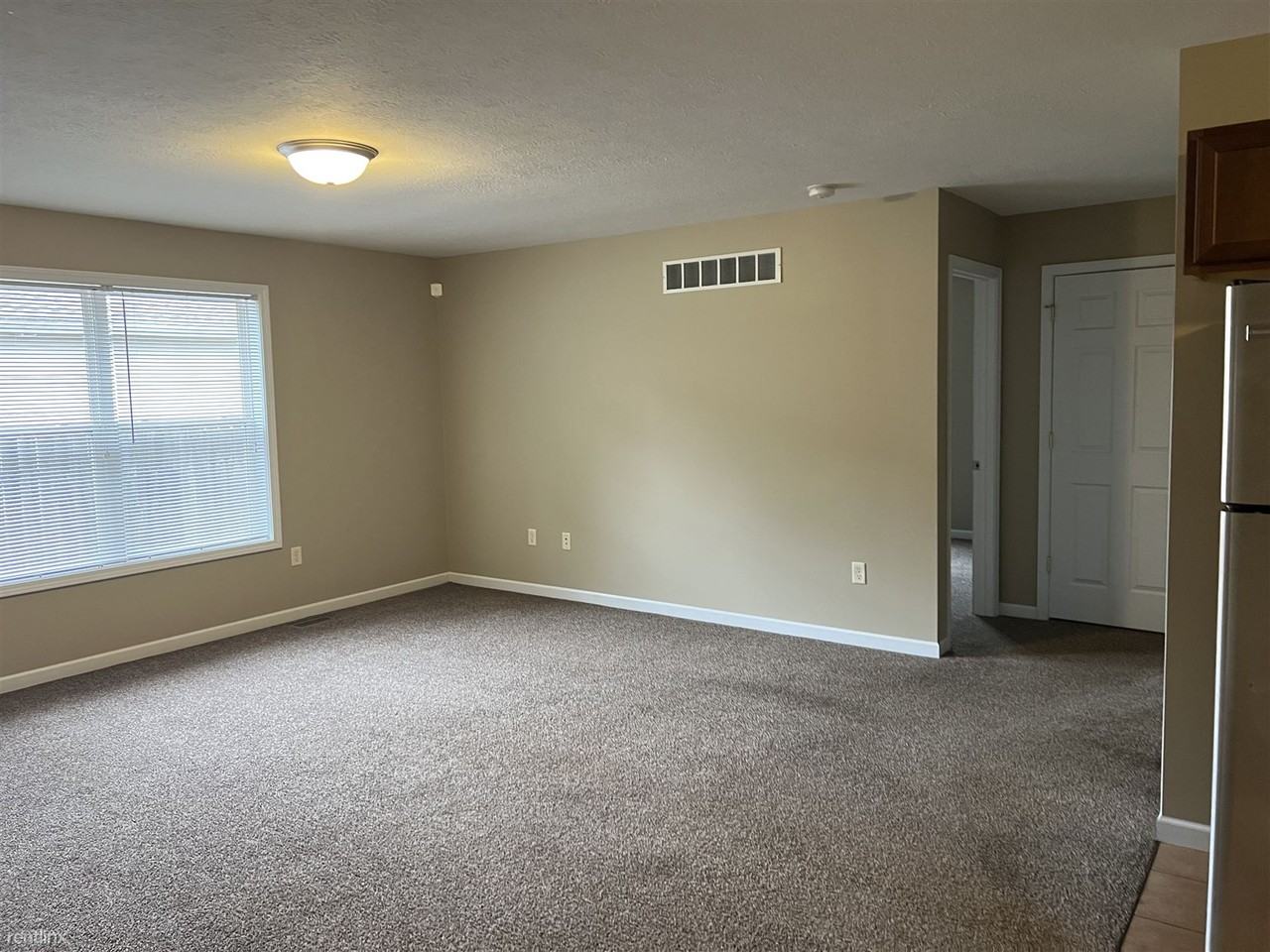 1308 Division St - Photo 3 of 8