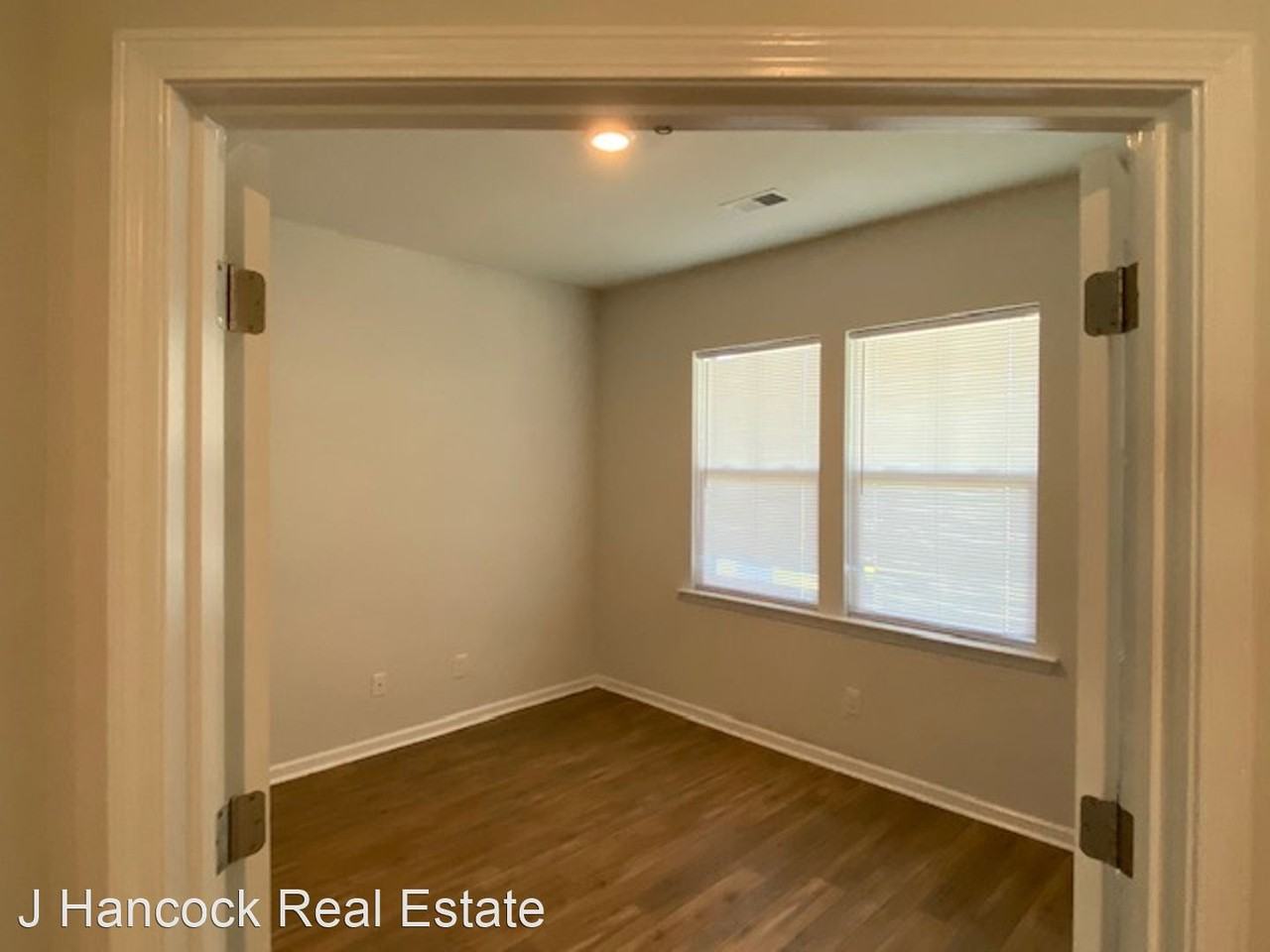 701 Squire Pope Rd - Photo 3 of 18