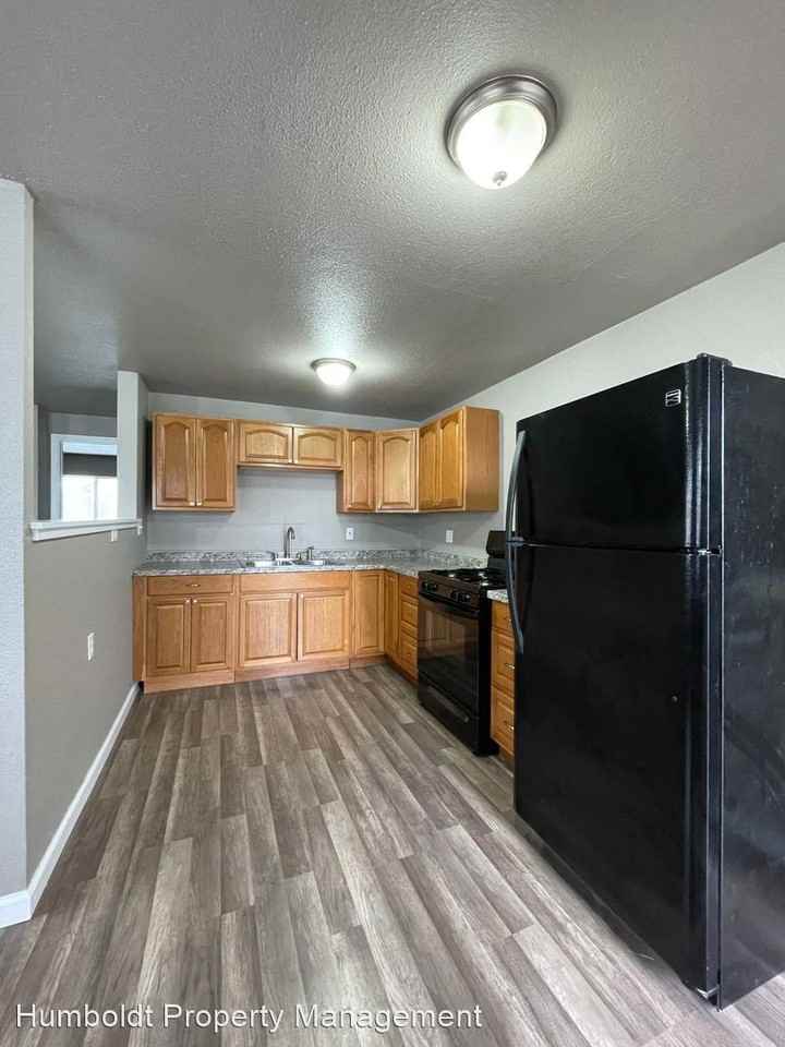 4637 Meyers Ave - Photo 3 of 11