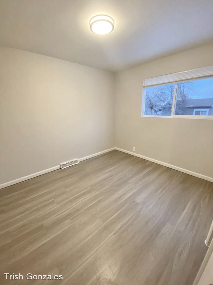 1695 S Raritan St - Photo 3 of 10