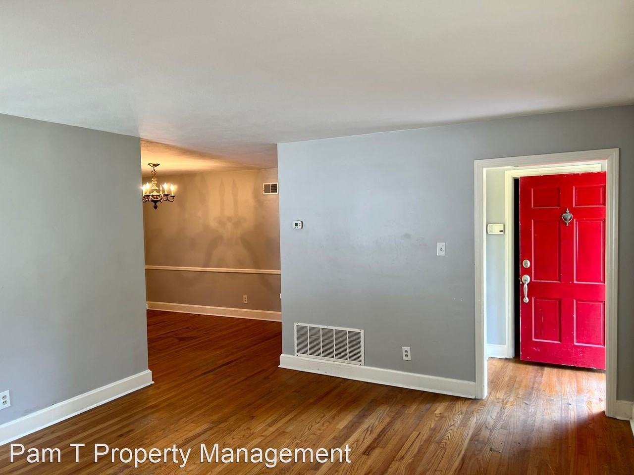 1532 E 53rd St - Photo 3 of 14