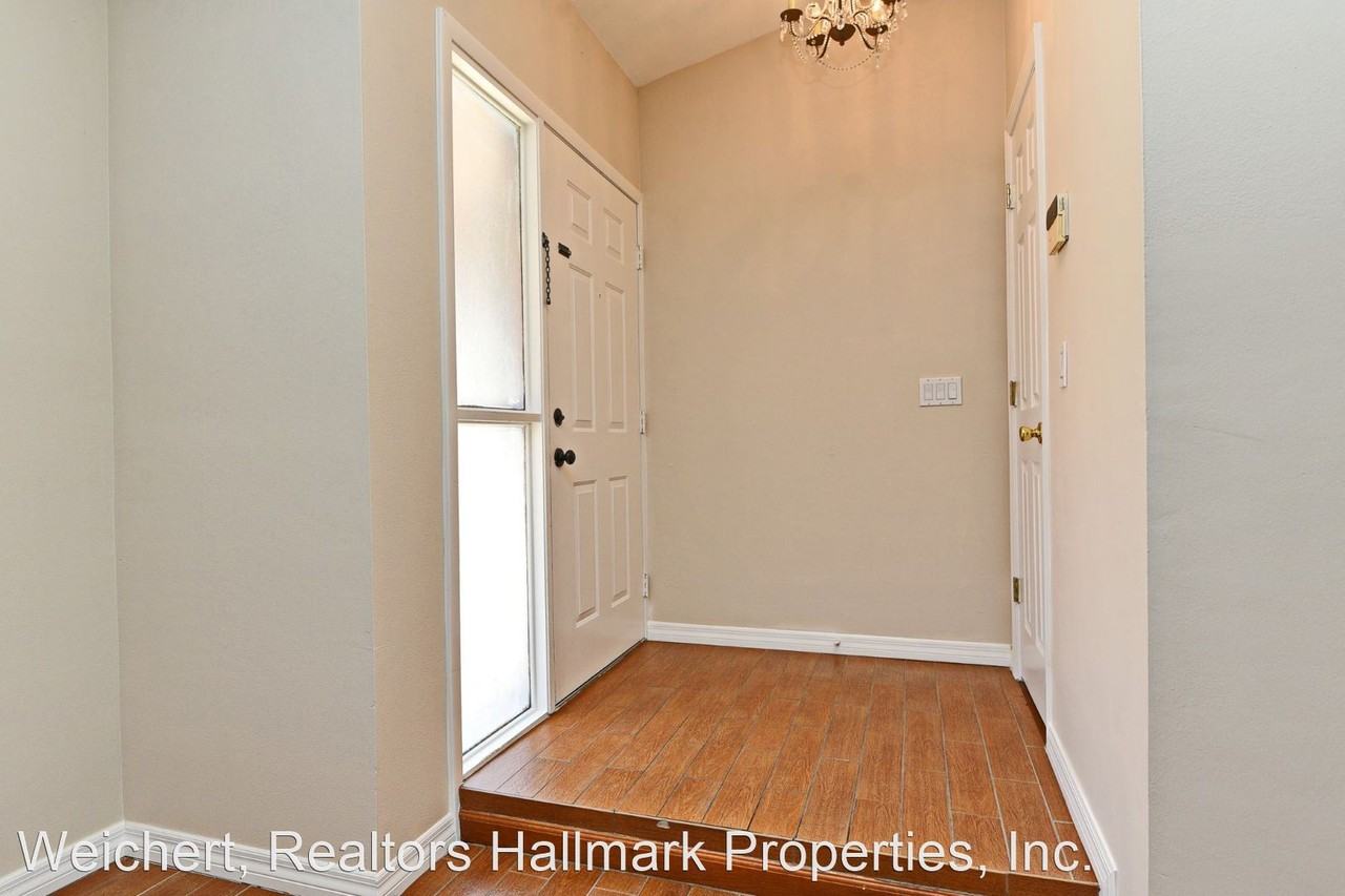 575 Woodfire Way - Photo 2 of 21