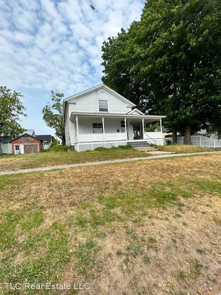 507 West St - Photo 2 of 32