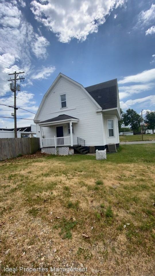 817 E Cook St - Photo 2 of 14