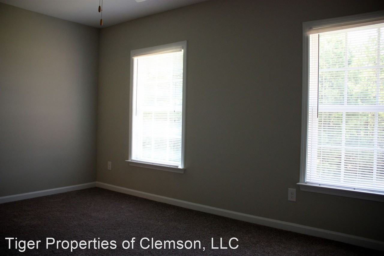 233 Cross Creek Rd - Photo 3 of 41