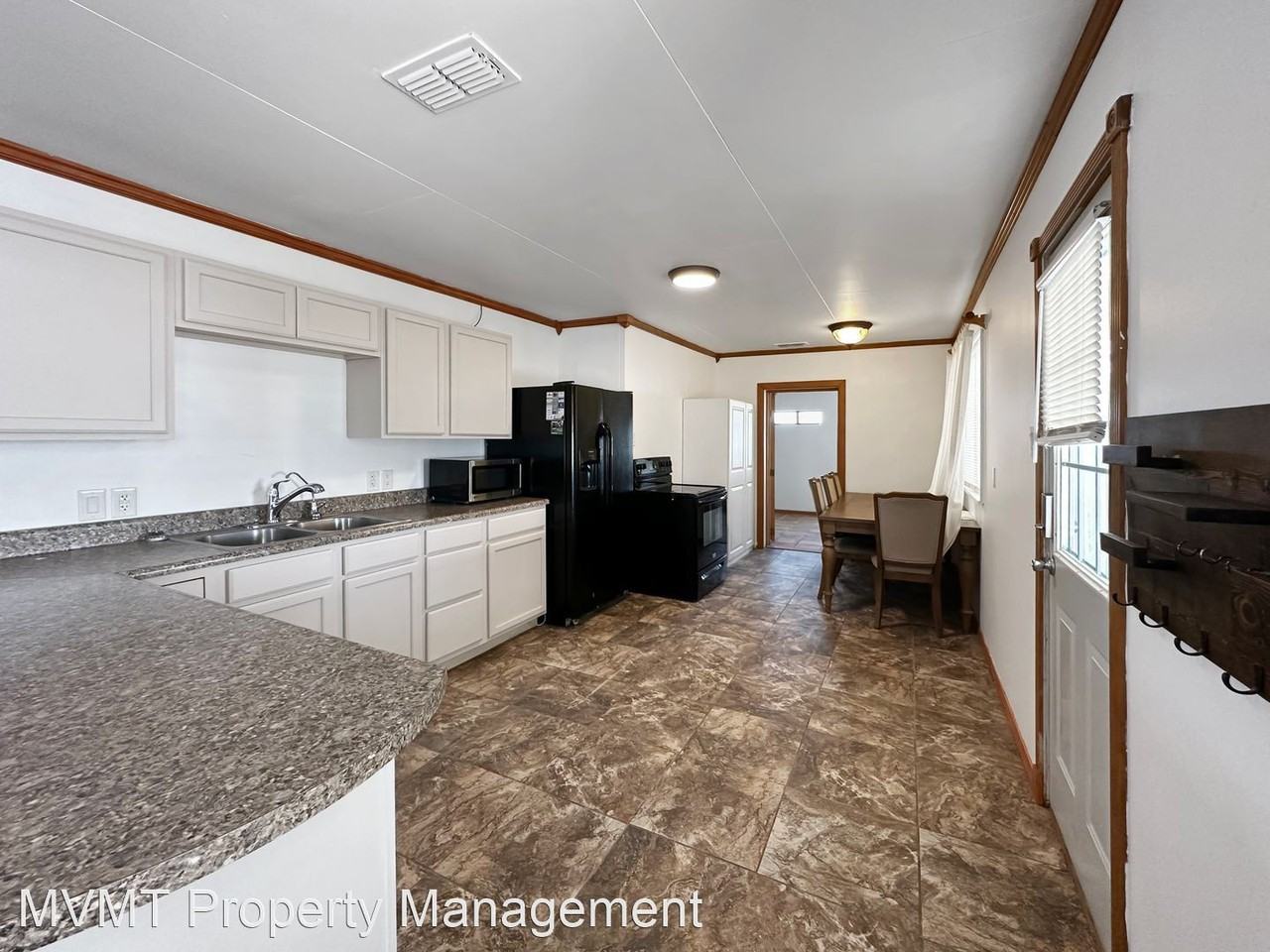 1312 S 9th St - Photo 3 of 9