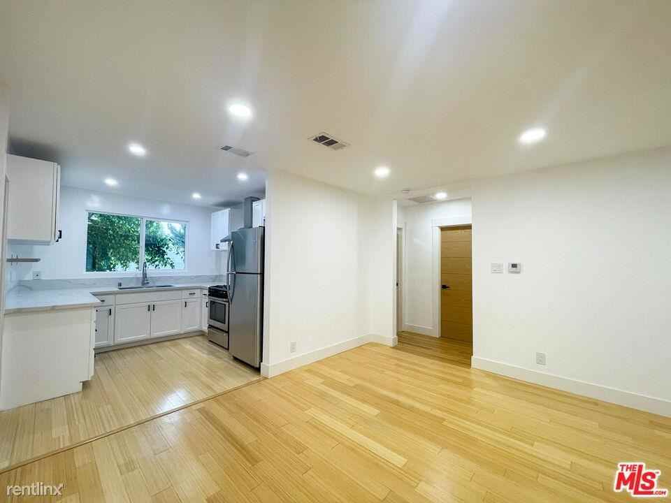 2414 Effie St - Photo 3 of 8