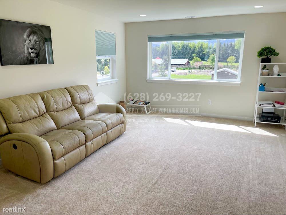 337 Zemp Way Ne - Photo 2 of 24