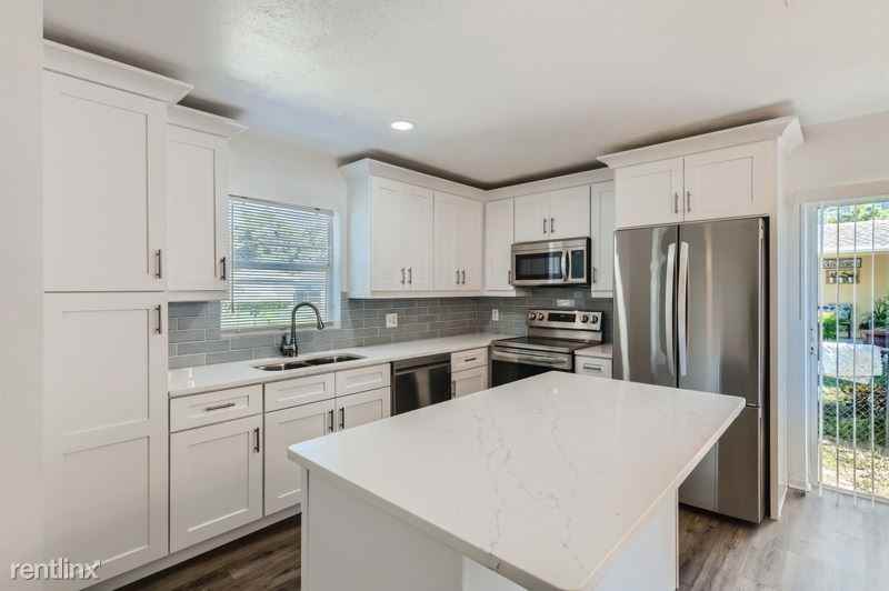 6316 S Adelia Ave - Photo 3 of 12