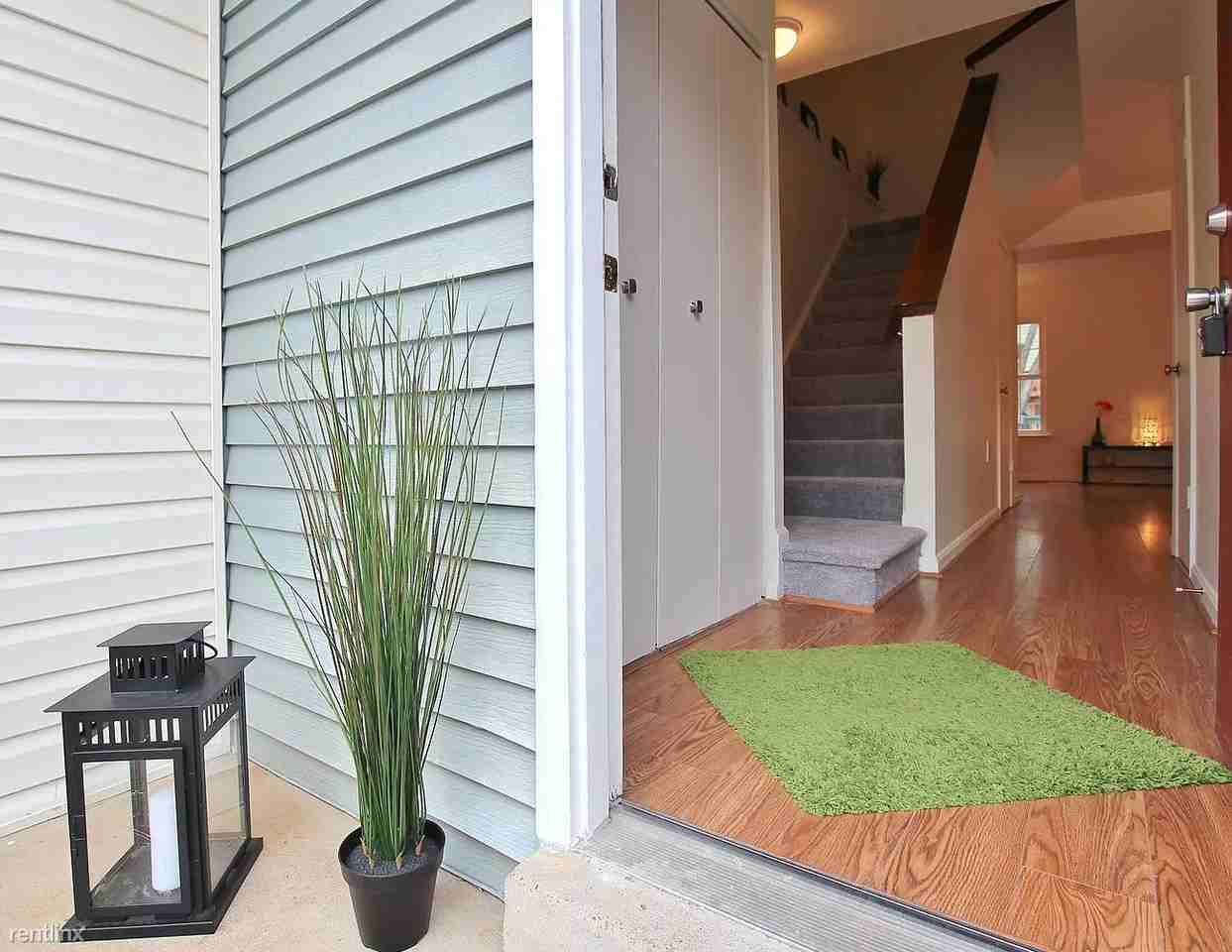 15211 Streamside Ct - Photo 2 of 50