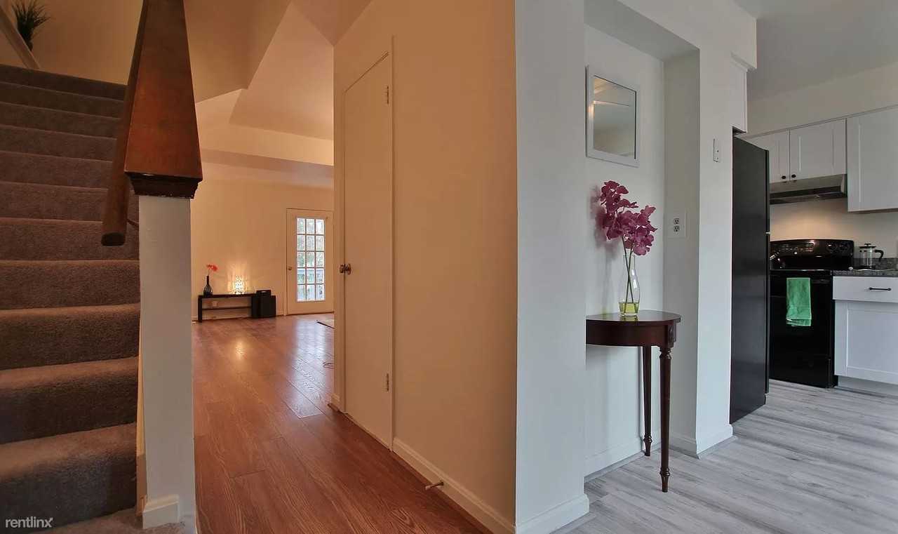 15211 Streamside Ct - Photo 3 of 50