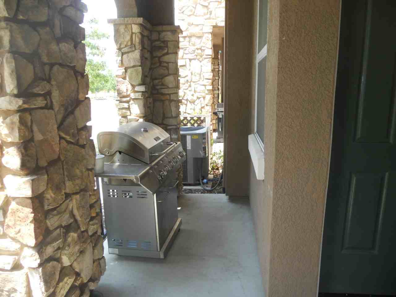 2504 Las Palomas Loop - Photo 3 of 48