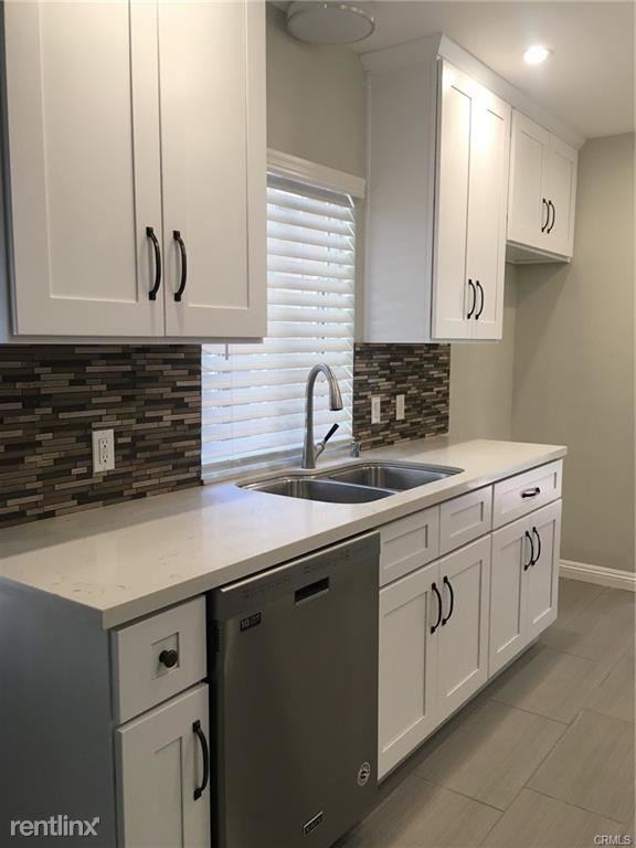 3328 Reta St - Photo 3 of 9