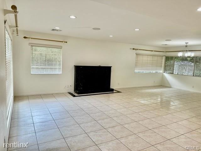 1426 Hillside Dr - Photo 3 of 9