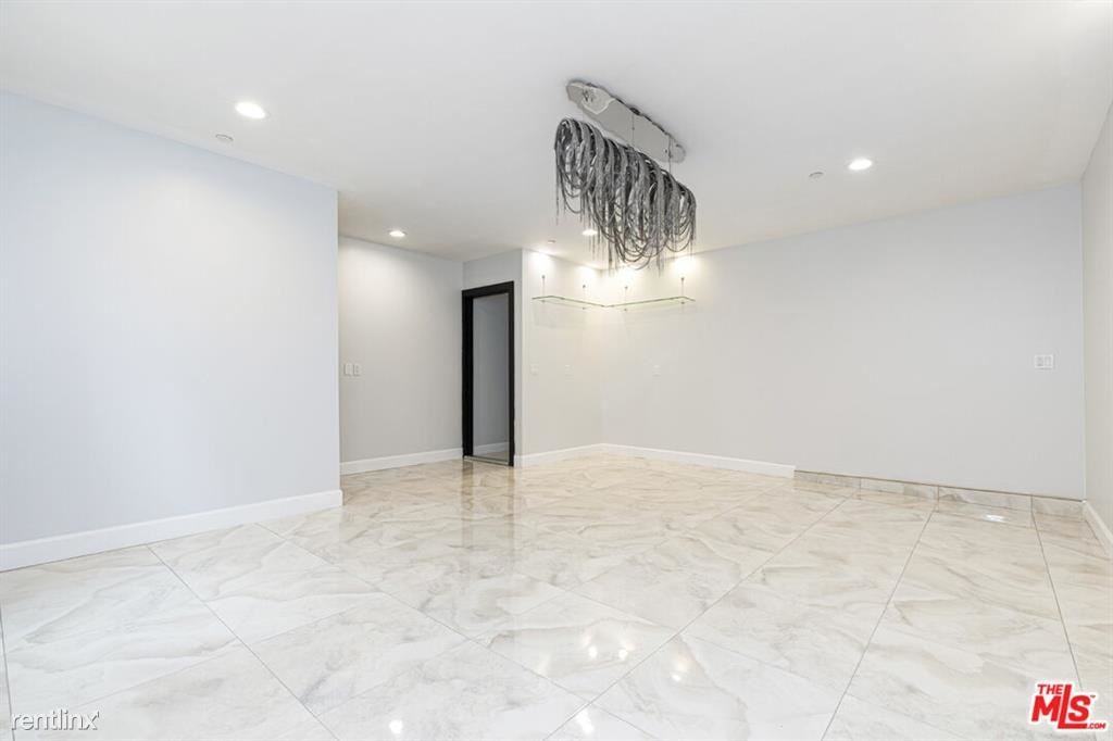 1046 Glen Arbor Ave - Photo 3 of 10