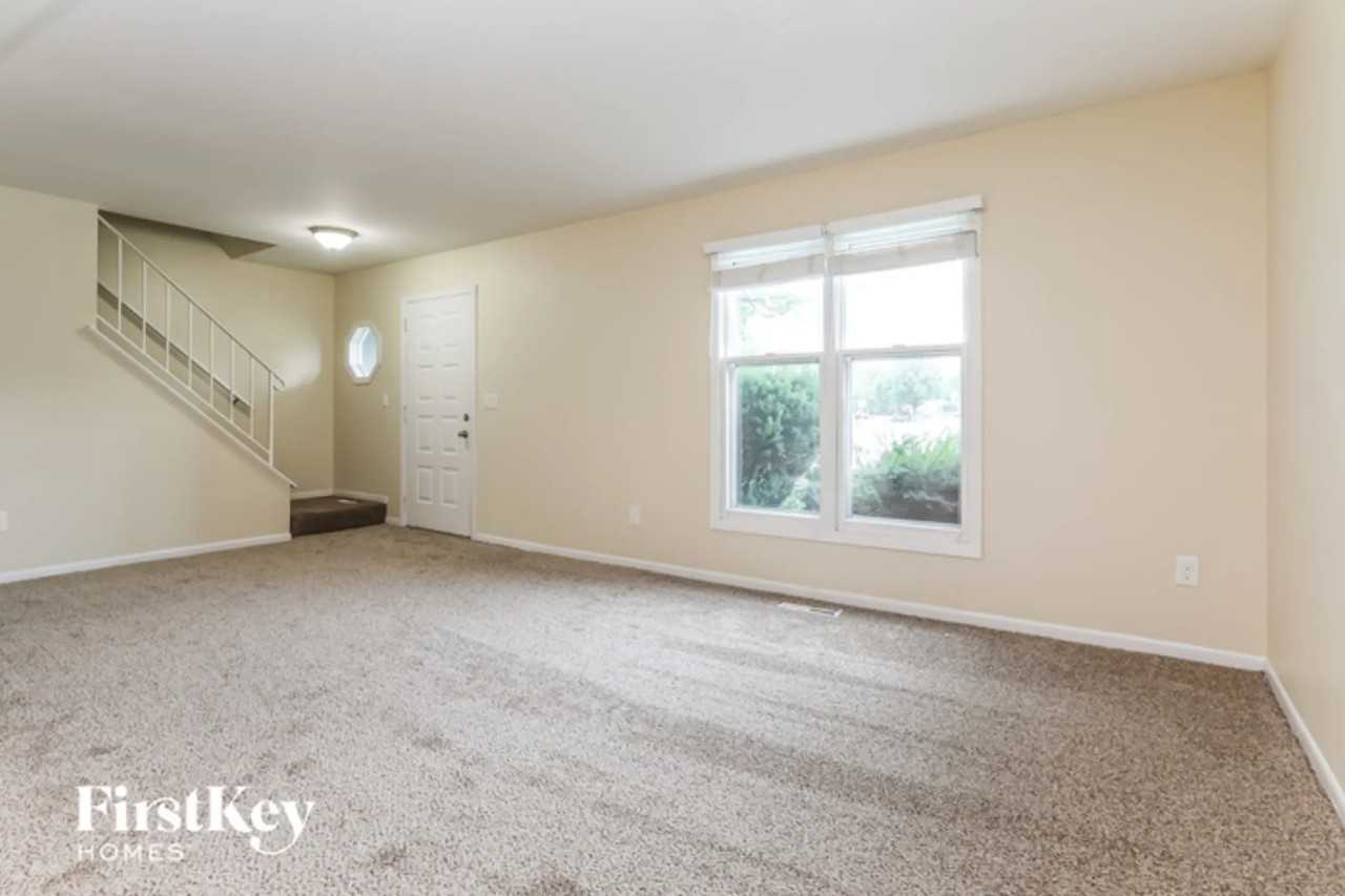 800 Shady Ln - Photo 3 of 14